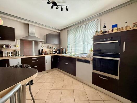 Maison à vendre 287 000 € 5 pièces 4 chambres 113 m² 325 m² de terrain Europe Brest 29200