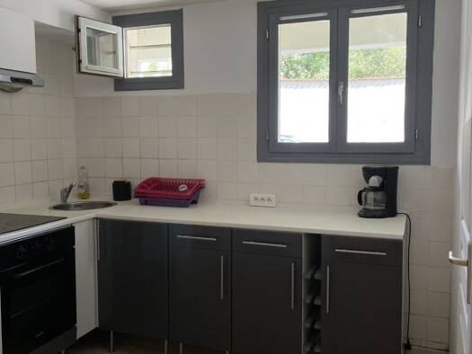 Appartement à louer 300 € 1 pièce 1 chambre 38,2 m² RDC Castres 81100