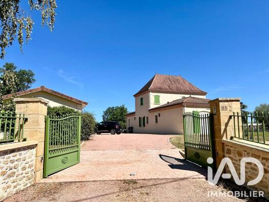 Maison à vendre 435 000 € 8 pièces 5 chambres 227 m² 5 680 m² de terrain Nantheuil 24800