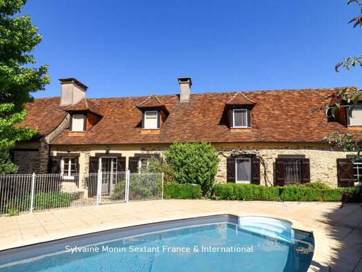 Maison à vendre 420 000 € 6 pièces 3 chambres 250 m² 11 103 m² de terrain Savignac-Lédrier 24270