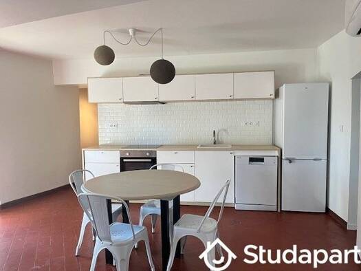 Appartement à louer 770 € 3 pièces 2 chambres 64 m² 2ème étage Argensol Orange 84100