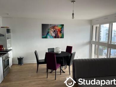 Appartement à louer 590 € 1 pièce 5 chambres 10 m² 4ème étage Pvé Neuf-Mont d'Est Noisy-le-Grand 93160