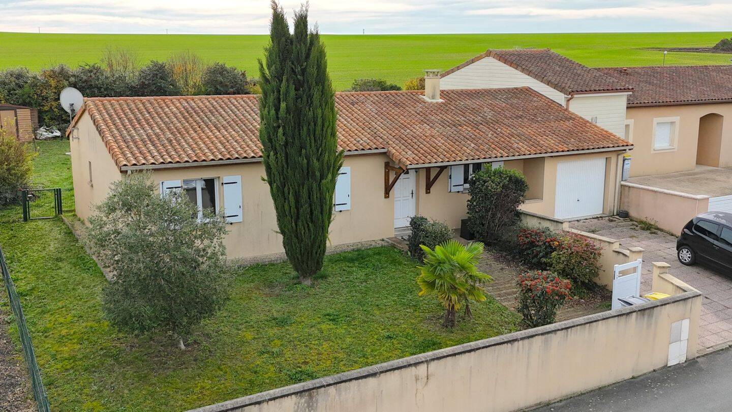 Maison à vendre, 101m², CHASSENEUIL DU POITOU
