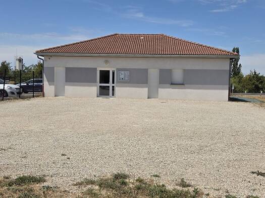 Espace bureau à vendre 269 850 € 119 m² de bureaux Château-Gaillard 01500