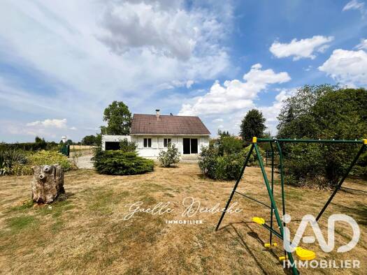 Maison de plain-pied à vendre 121 500 € 3 pièces 2 chambres 75 m² 1 243 m² de terrain Bazoches-sur-le-Betz 45210