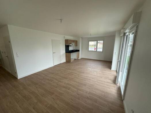 Appartement à louer 795 € 3 pièces 2 chambres 64 m² RDC Bretagne Mainvilliers 28300