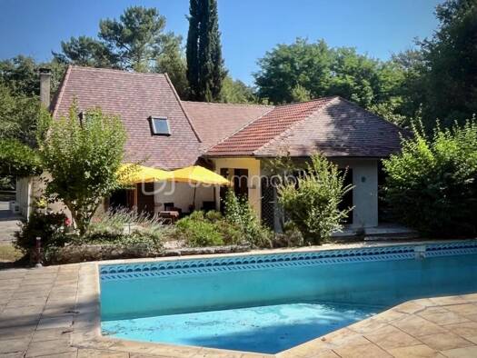 Demeure à vendre 379 000 € 9 pièces 4 chambres 192 m² 21 260 m² de terrain La Douze 24330