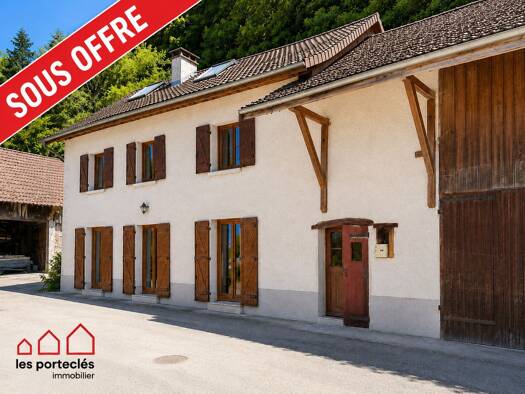 Maison à vendre 247 000 € 7 pièces 6 chambres 135 m² 847 m² de terrain Entre-deux-Guiers 38380