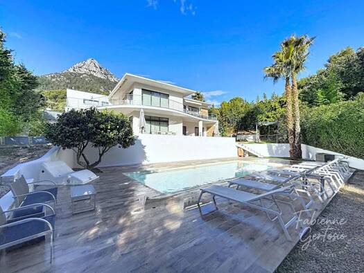 Maison à vendre 1 040 000 € 7 pièces 4 chambres 240 m² 2 194 m² de terrain Valette Nord La Valette-du-Var 83160