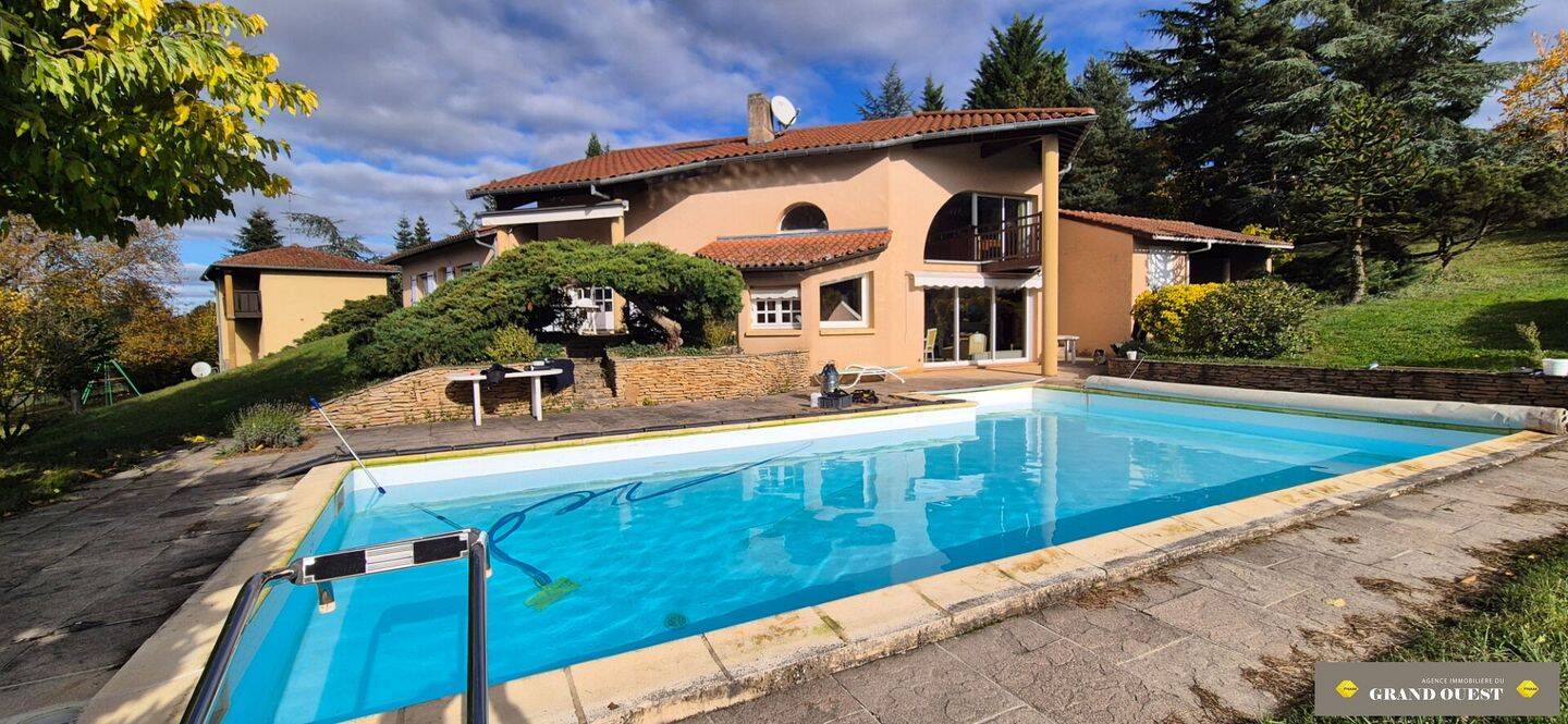 Maison à vendre, 214m², LA TOUR DE SALVAGNY