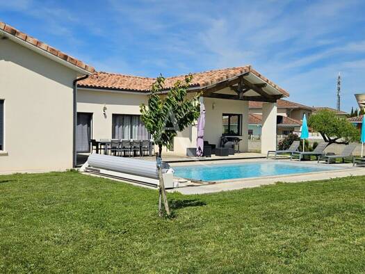 Maison de plain-pied à louer 1 995 € 5 pièces 4 chambres 171 m² 1 021 m² de terrain Mondonville 31700