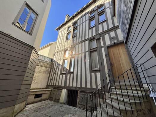 Appartement à louer 360 € 1 pièce 21 m² RDC/2 Troyes 10000