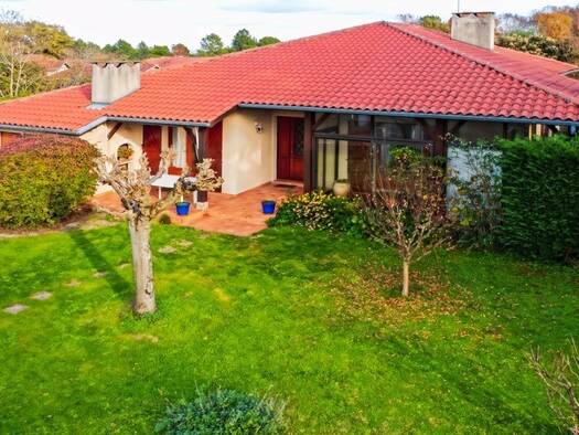 Maison de plain-pied à vendre 182 900 € 4 pièces 3 chambres 125 m² 918 m² de terrain Gondrin 32330