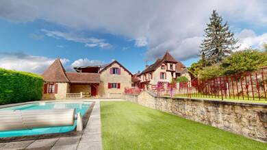 Maison à vendre 546 000 € 19 pièces 12 chambres 407 m² 2 978 m² de terrain Vezac 24220