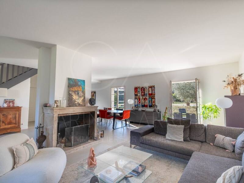 Maison à vendre, 182m², CHARBONNIERES LES BAINS