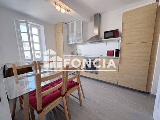 Appartement à louer 640 € 1 pièce 26,2 m² RDC La Ville Bandol 83150