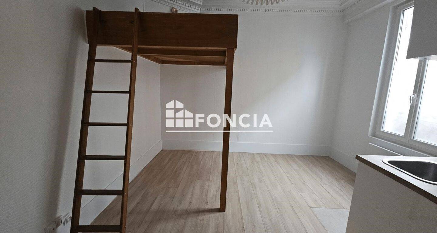 Maison à louer, 17m², IVRY SUR SEINE