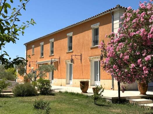 Maison à vendre 919 000 € 8 pièces 5 chambres 290 m² 2 811 m² de terrain Bellecroix-Pont d'Avignon Villeneuve-Lès-Avignon 30650