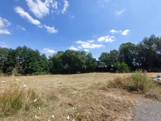 Terrain constructible viabilisé à vendre 59 500 € 497 m² de terrain Belleville-sur-Vie 85170