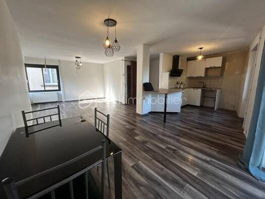Maison à vendre 140 000 € 4 pièces 3 chambres 100 m² 321 m² de terrain Saint-Georges-de-Luzençon 12100