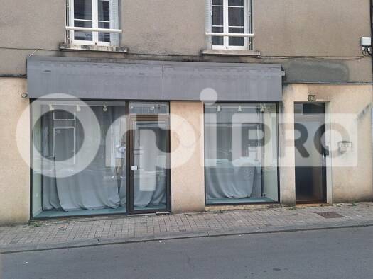 Local commercial à louer 590 € 61 m² de surface de vente Saint-Yrieix-la-Perche 87500
