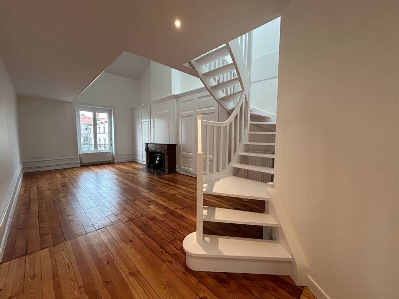 Maison à louer, 113m², LYON 2E