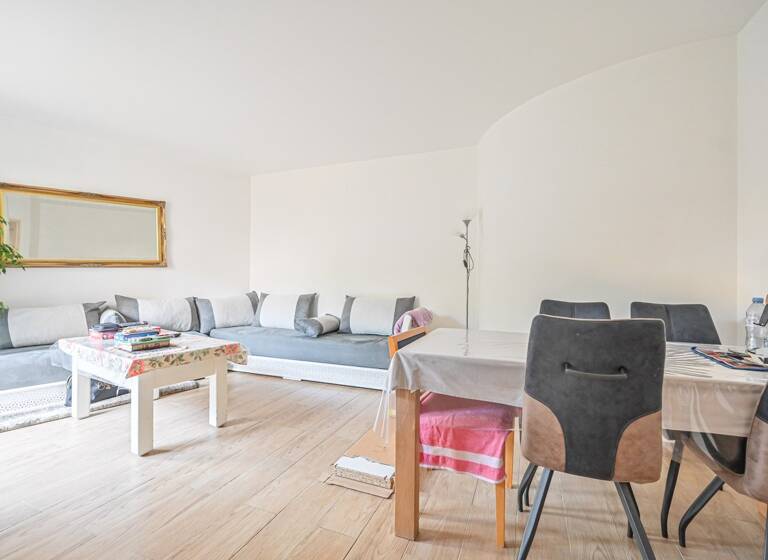 Appartement à vendre 265 000 € 3 pièces 2<br/>chambres 70 m²<br/>superficie RDC/6<br/>étage Hôtel de Ville Créteil 94000