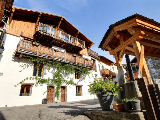 Chalet à vendre 1 775 000 € 9 pièces 6 chambres 327 m² Sainte-Foy-Tarentaise 73640