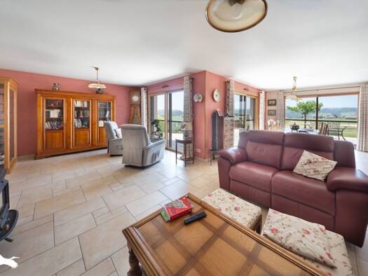 Maison de plain-pied à vendre 333 585 € 4 pièces 3 chambres 142 m² 2 000 m² de terrain Maurs 15600