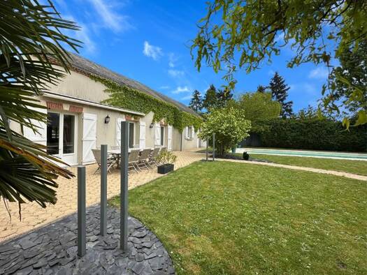 Villa à vendre 499 000 € 8 pièces 5 chambres 247 m² 3 121 m² de terrain St Lye la Foret 45170