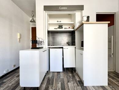 Appartement à louer 430 € 1 pièce 18 m² 2ème étage Nimes 30900
