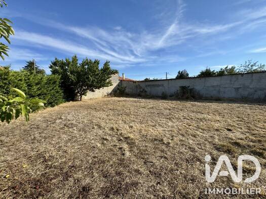 Terrain constructible à vendre 35 000 € 671 m² de terrain Roullet-Saint-Estèphe 16440