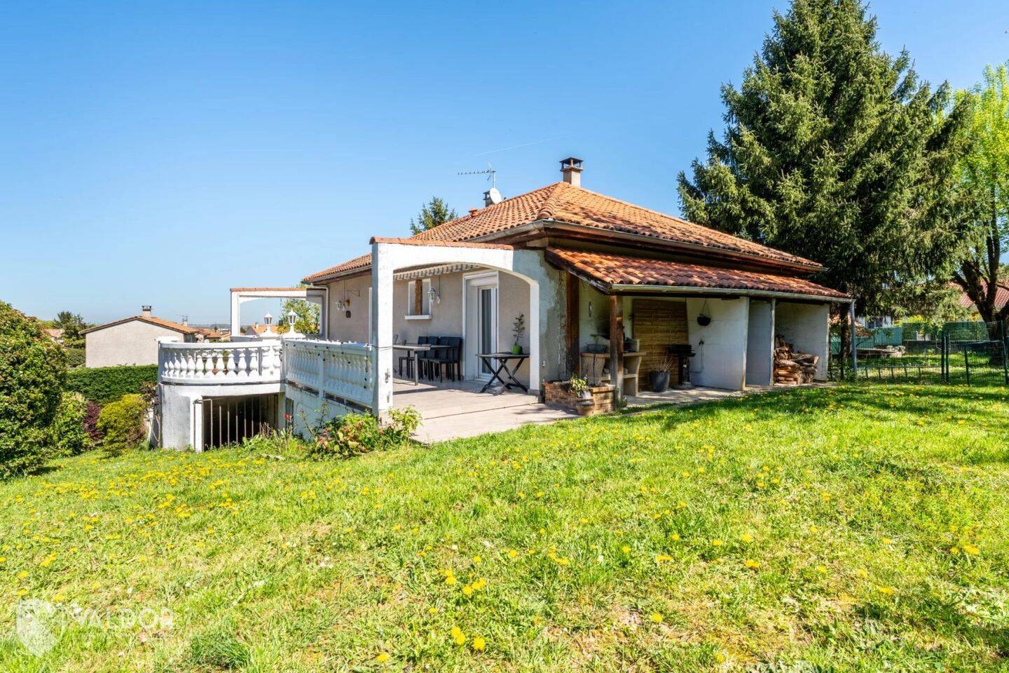 Maison à vendre, 185m², SAINT PIERRE DE CHANDIEU