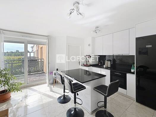 Appartement à vendre 210 000 € 2 pièces 1 chambre 46,24 m² Étage 1/2 Villennes-sur-Seine 78670