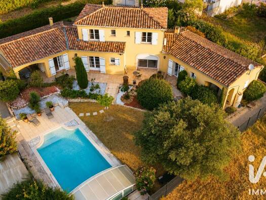 Maison à vendre 529 000 € 4 pièces 3 chambres 150 m² 987 m² de terrain Saint-Saturnin-lès-Avignon 84450