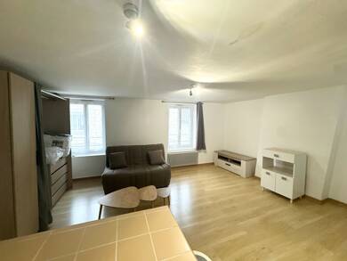 Appartement à louer 480 € 1 pièce 25 m² Dernier étage, Étage 2/2 Oiselet la Grive Bourgoin Jallieu 38300