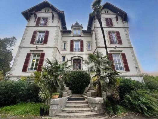 Demeure à vendre 1 352 000 € 60 pièces 1 300 m² 70 000 m² de terrain dès le 16/07/2026 Espiute 64390