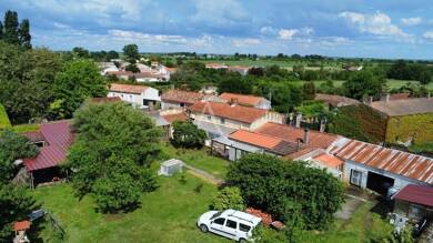 Maison à vendre 358 000 € 6 pièces 4 chambres 210 m² 2 090 m² de terrain Saint Michel en l Herm 85580