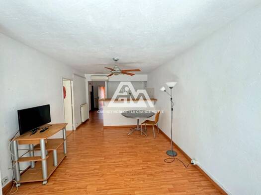 Appartement à vendre 314 000 € 3 pièces 2 chambres 50,51 m² Étage 2/3 Centre La Grande-Motte 34280