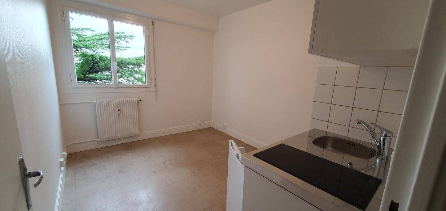 Maison à louer, 12m², NANTERRE