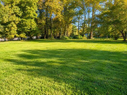 Terrain constructible viabilisé à vendre 99 840 € 1 800 m² de terrain Lesparre-Médoc 33340
