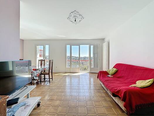 Appartement à vendre 150 000 € 3 pièces 2 chambres 77 m² Étage 5/5 Amphitheatre Rodez 12000