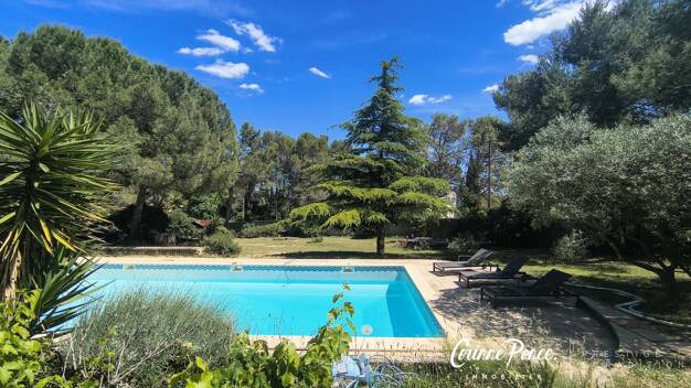 Maison à vendre 549 000 € 6 pièces 5 chambres 140 m² 2 800 m² de terrain Nimes 30000