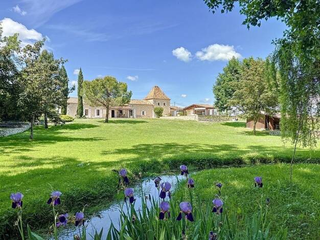 Maison à vendre 368 500 € 6 pièces 5 chambres 163,6 m² 3 671 m² de terrain Bouniagues 24560