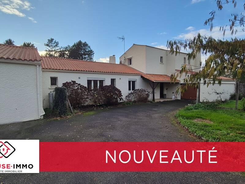 Maison à vendre, 276m², MAREUIL SUR LAY DISSAIS