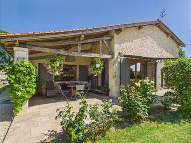 Maison à vendre 475 000 € 8 pièces 5 chambres 272 m² 4 272 m² de terrain Aubeterre-sur-Dronne 16390