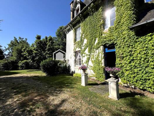 Demeure à vendre 521 000 € 9 pièces 3 chambres 209 m² 4 671 m² de terrain Vigeois 19410