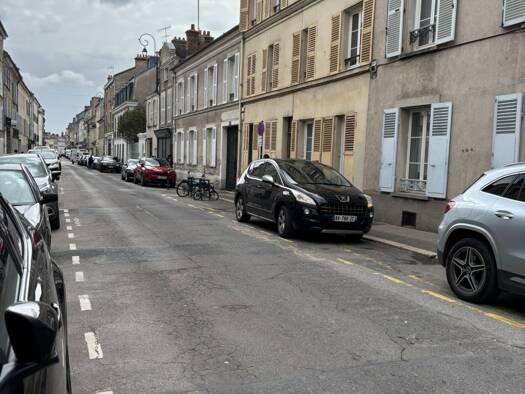 Restaurant à vendre Fonds de commerce 185 000 € 117 m² d'espace de restauration Fontainebleau 77300