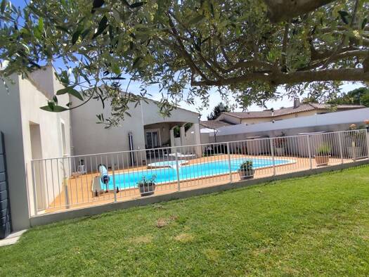 Maison de plain-pied à vendre 445 000 € 6 pièces 4 chambres 130 m² 800 m² de terrain Aujargues 30250