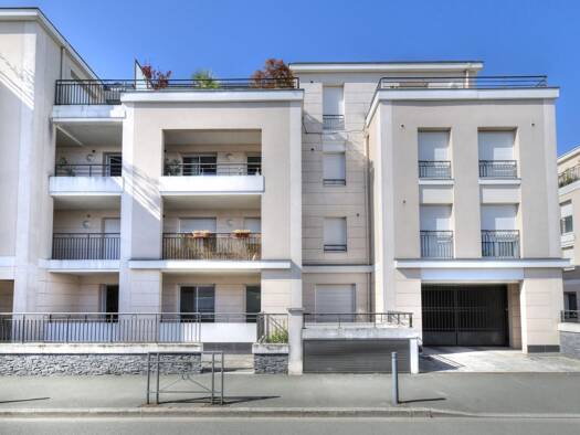 Appartement à vendre - Première occupation 254 000 € 3 pièces 2 chambres 81 m² Étage 1/3 Angers 49100